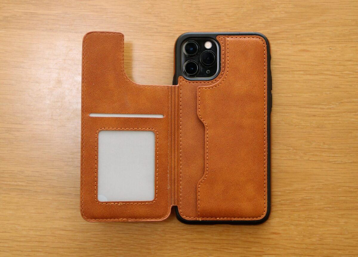背面収納付きのスマホケース